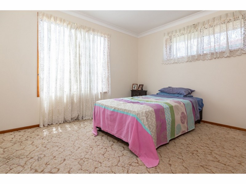 8 De Lore Crescent, Tuncurry NSW 2428