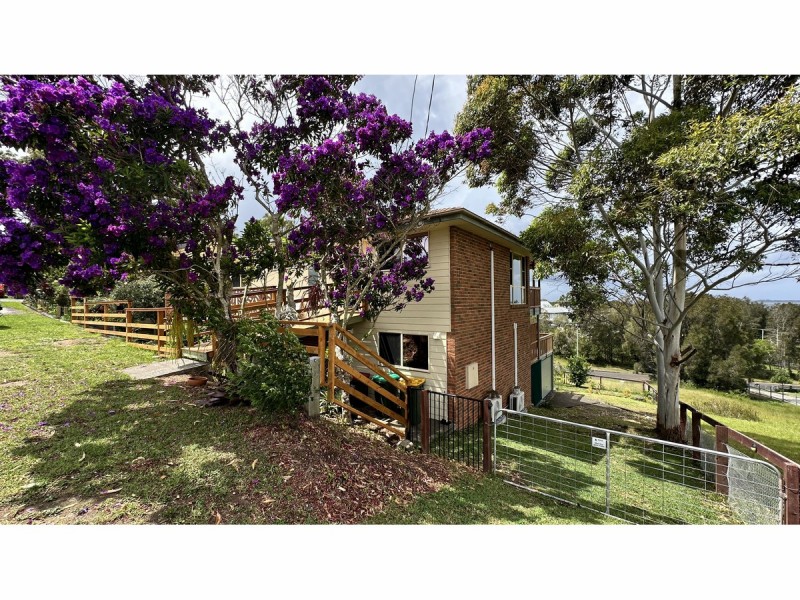 4 Wallaroo Street, Coomba Park NSW 2428