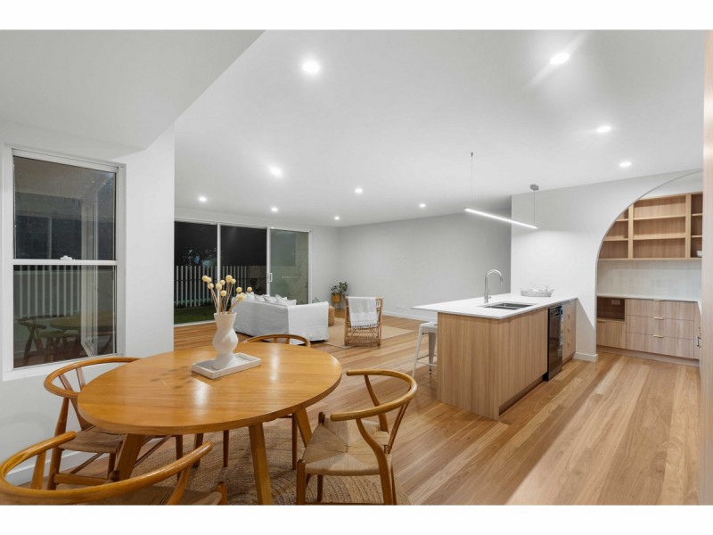 42 Colliton Parade, Forster NSW 2428