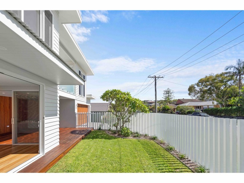 42 Colliton Parade, Forster NSW 2428