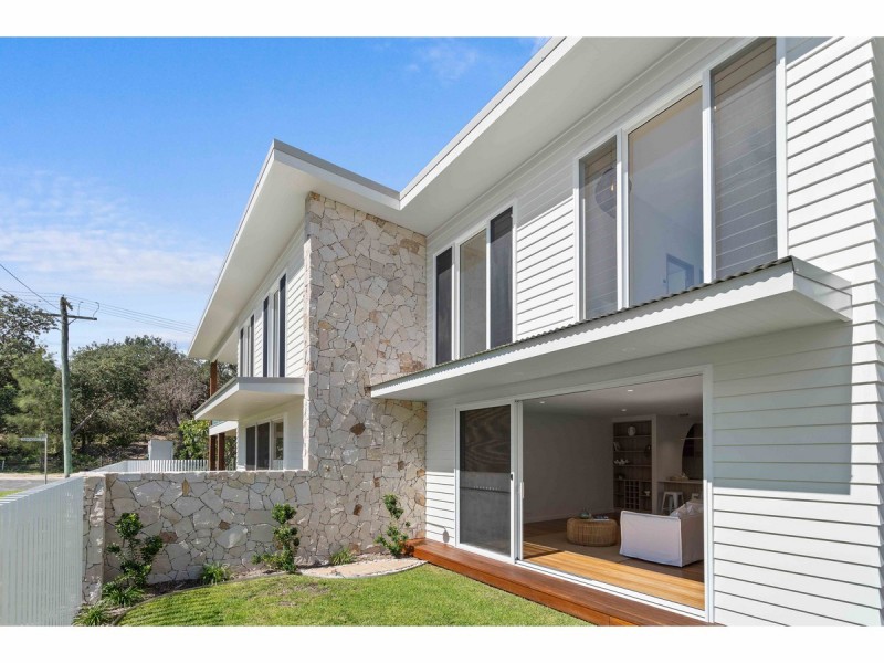 42 Colliton Parade, Forster NSW 2428