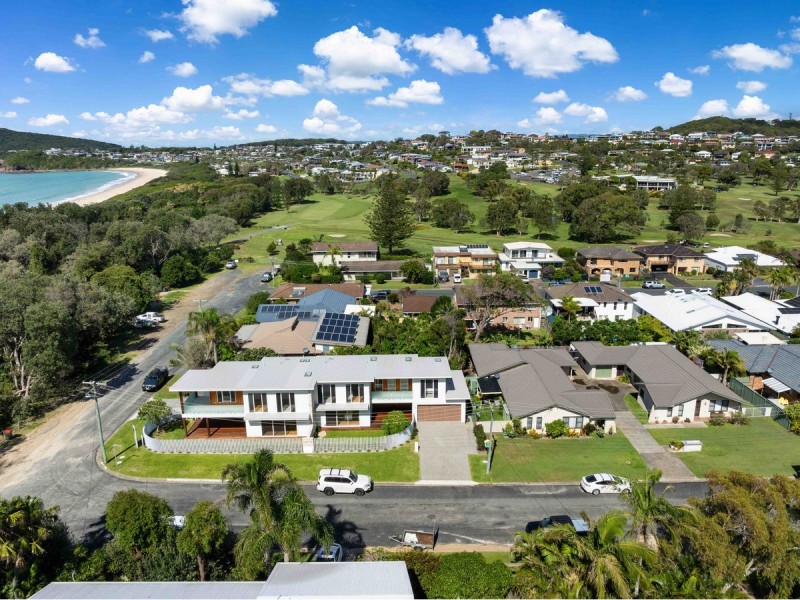 42 Colliton Parade, Forster NSW 2428