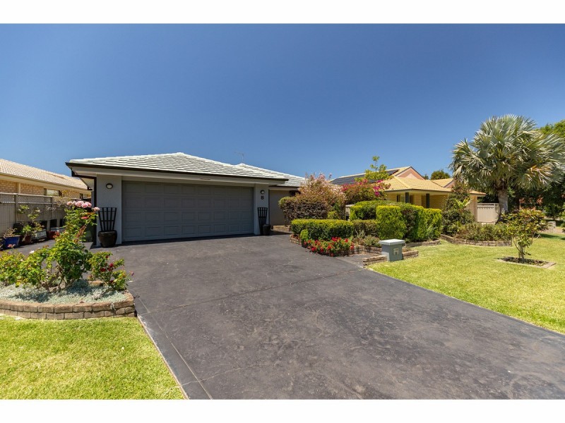 8 Benara Crescent, Forster NSW 2428
