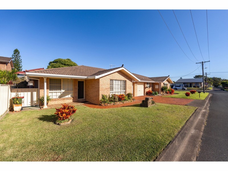 2/8 Kent Street, Tuncurry NSW 2428