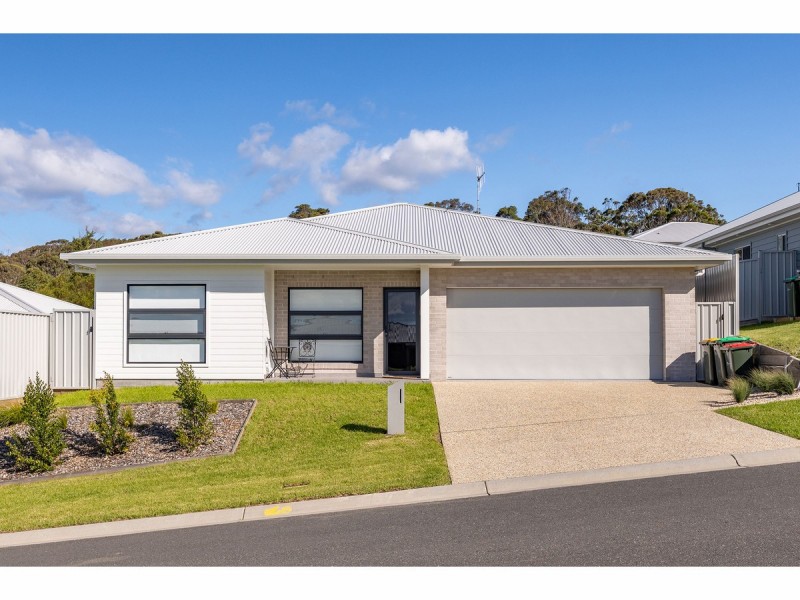 20 Ivory Street, Diamond Beach NSW 2430