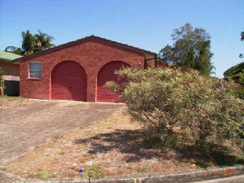 11 TREEVIEW PLACE, Forster NSW 2428