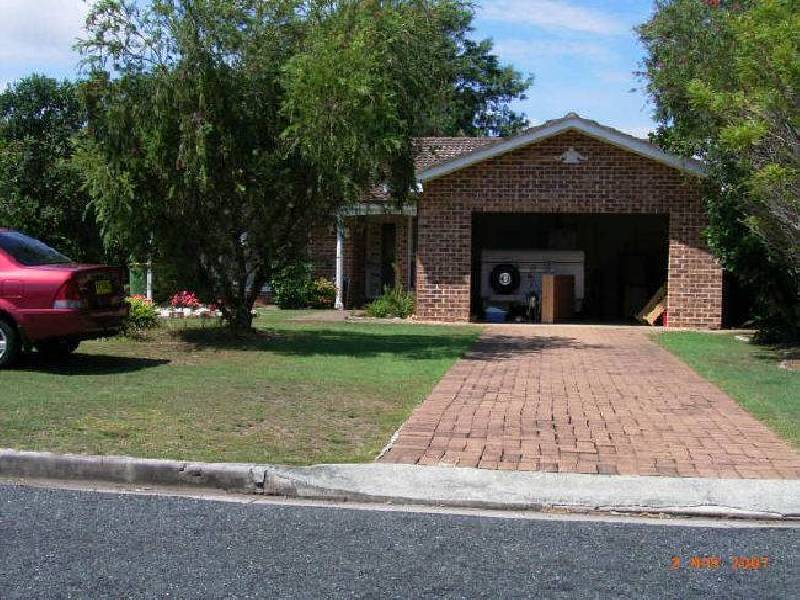 12 DISCOVERY DRIVE, Forster NSW 2428