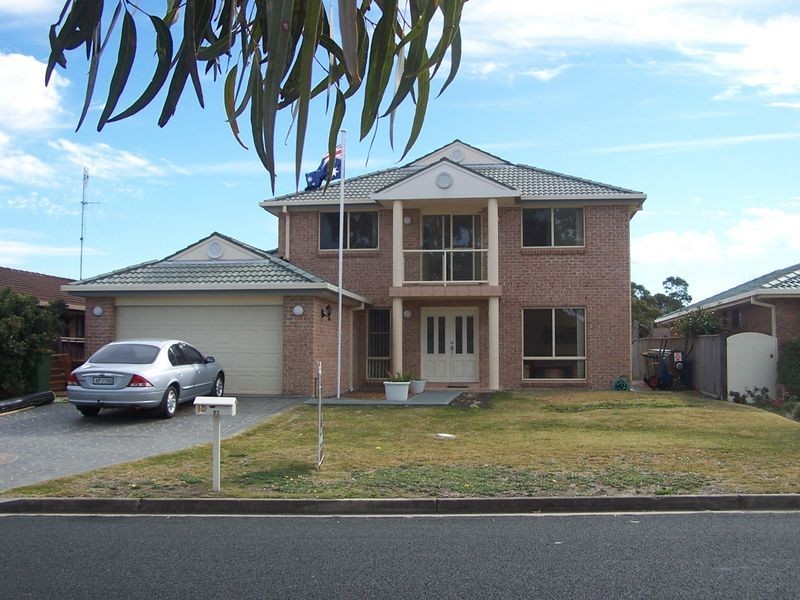 92 Elizabeth Parade, Forster NSW 2428