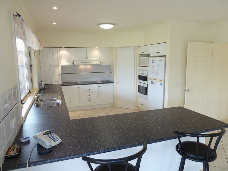 92 Elizabeth Parade, Forster NSW 2428