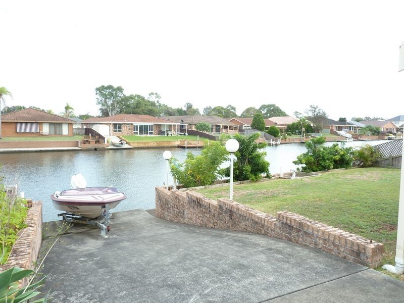 92 Elizabeth Parade, Forster NSW 2428