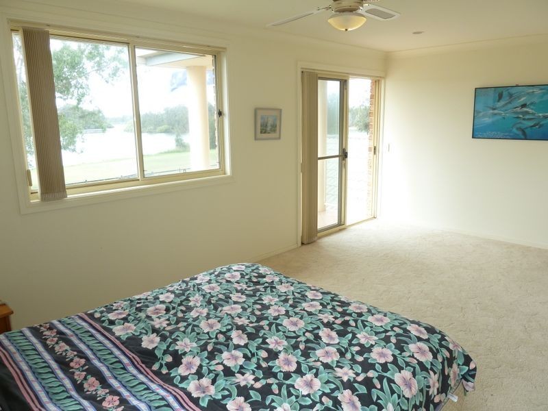 92 Elizabeth Parade, Forster NSW 2428