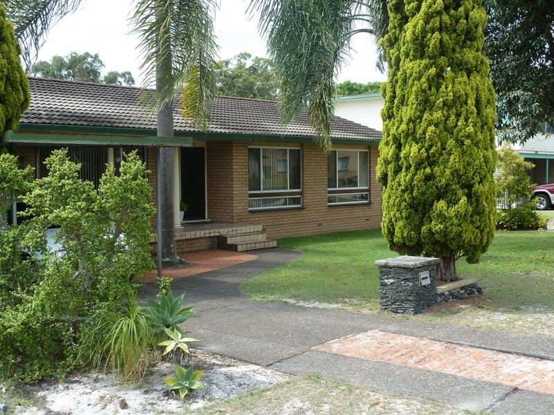 13 Cape Street, Tuncurry NSW 2428