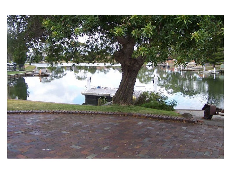 54 Taree Street, Tuncurry NSW 2428