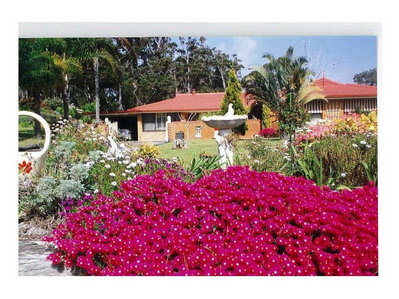 4 Carmona Lane, Forster NSW 2428