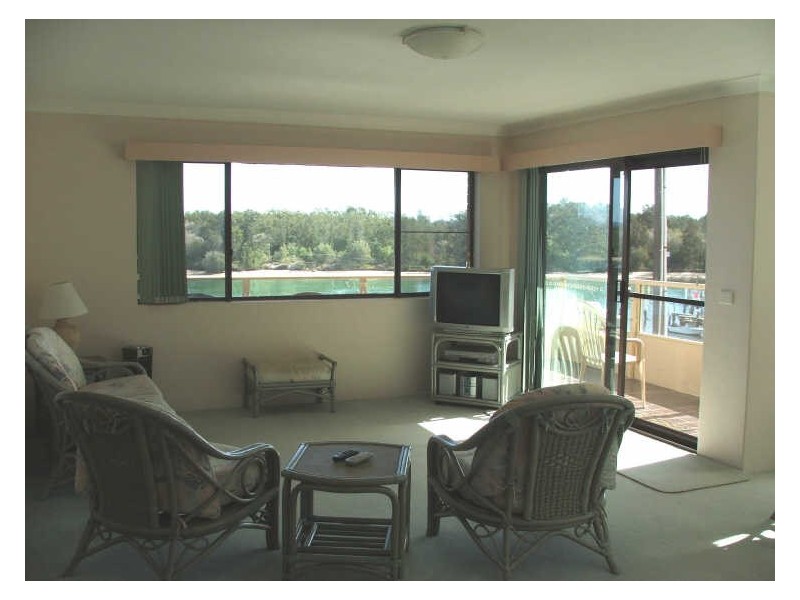 2/40 Little Street ‘Riverside’, Forster NSW 2428