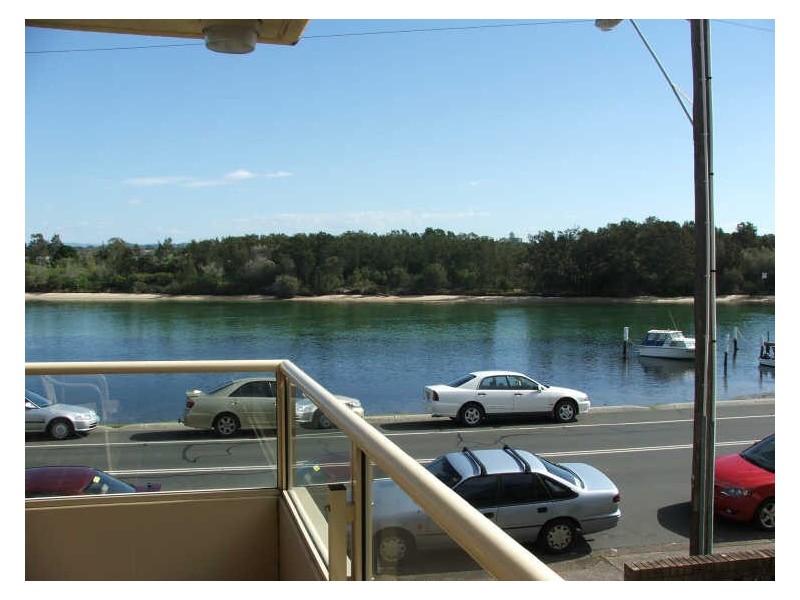 2/40 Little Street ‘Riverside’, Forster NSW 2428