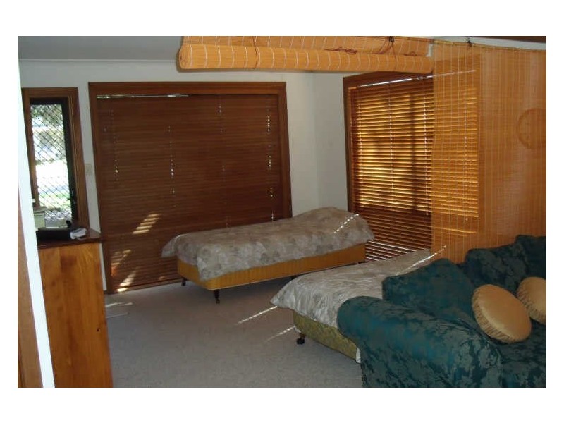 8 Emerald Drive, Diamond Beach NSW 2430