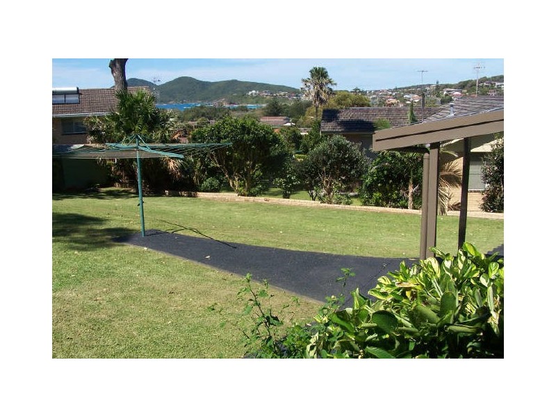 25 Lake Vista Crescent, Forster NSW 2428