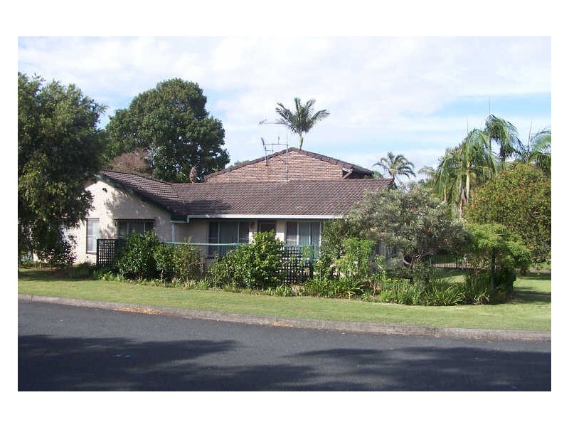 10 Elizabeth Parade, Forster NSW 2428