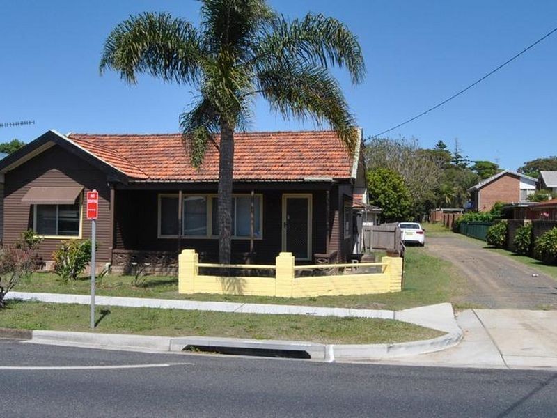 13 Macintosh Street, Forster NSW 2428