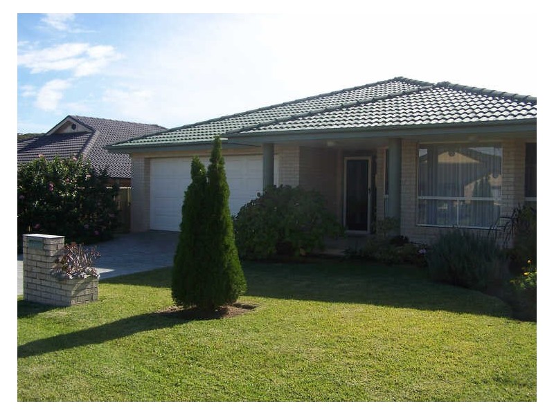 81 Wamara Crescent, Forster NSW 2428