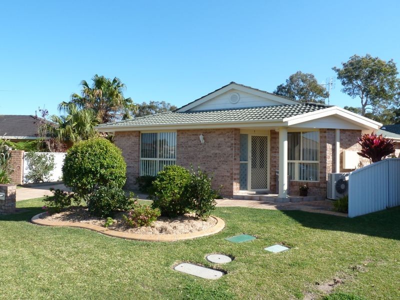 1/3 Michaela Place, Forster NSW 2428