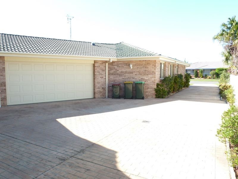 1/3 Michaela Place, Forster NSW 2428