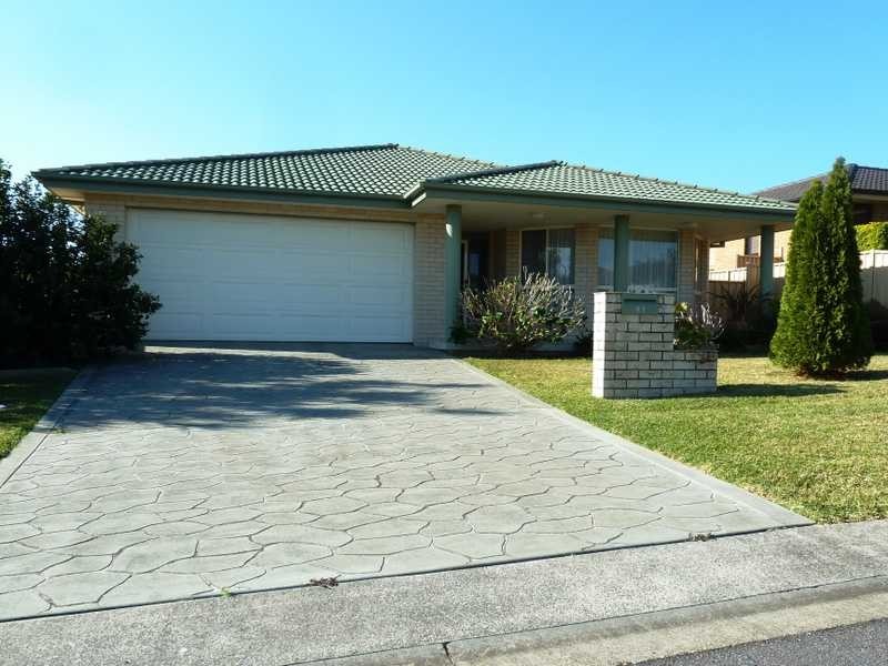 81 Wamara Crescent, Forster NSW 2428