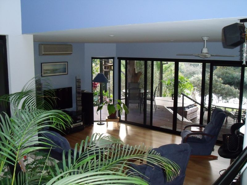 7 Woodlands Drive, Hallidays Point NSW 2430