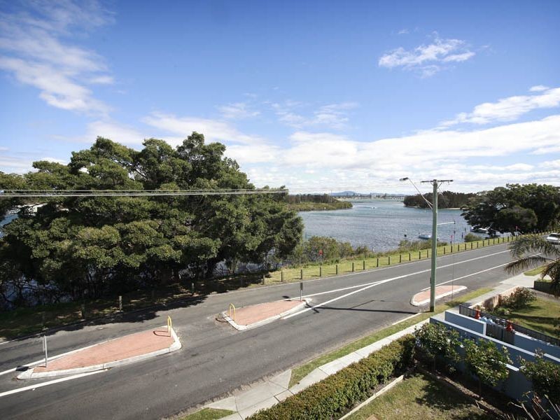 9/152-156 Little Street Reflections, Forster NSW 2428