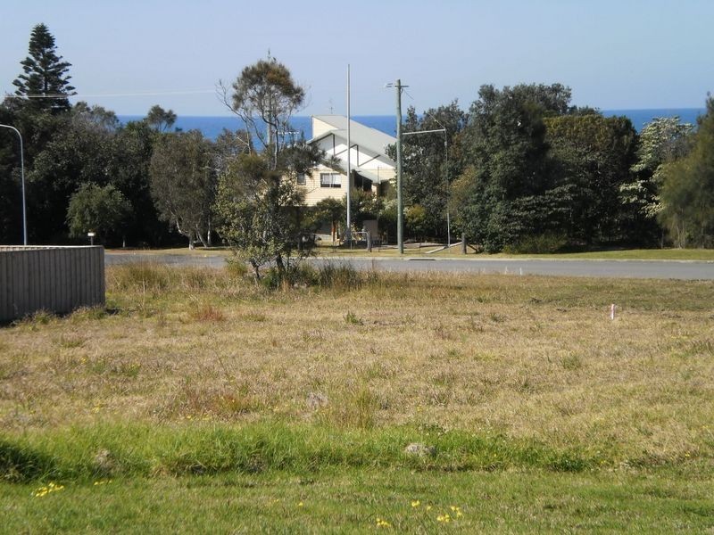 6 Pearl Place, Diamond Beach NSW 2430
