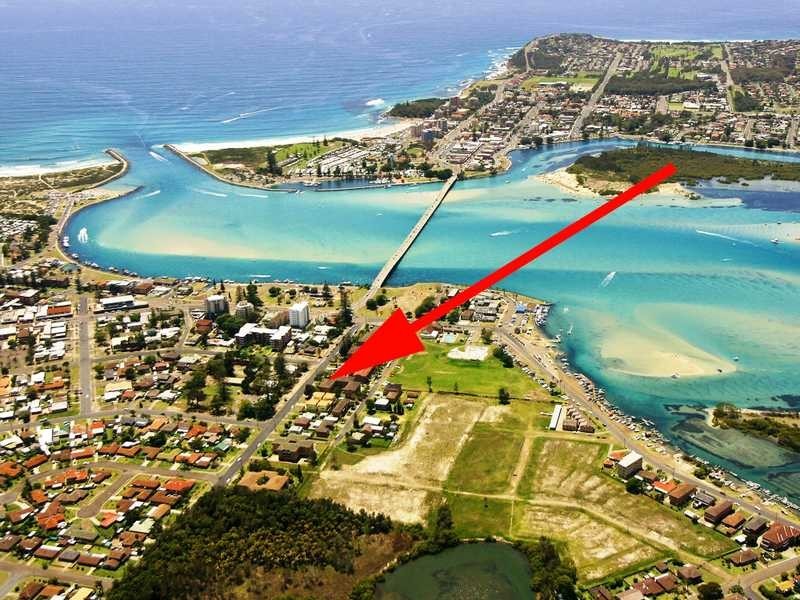 2/12 Taree Street ‘Parklane’, Tuncurry NSW 2428