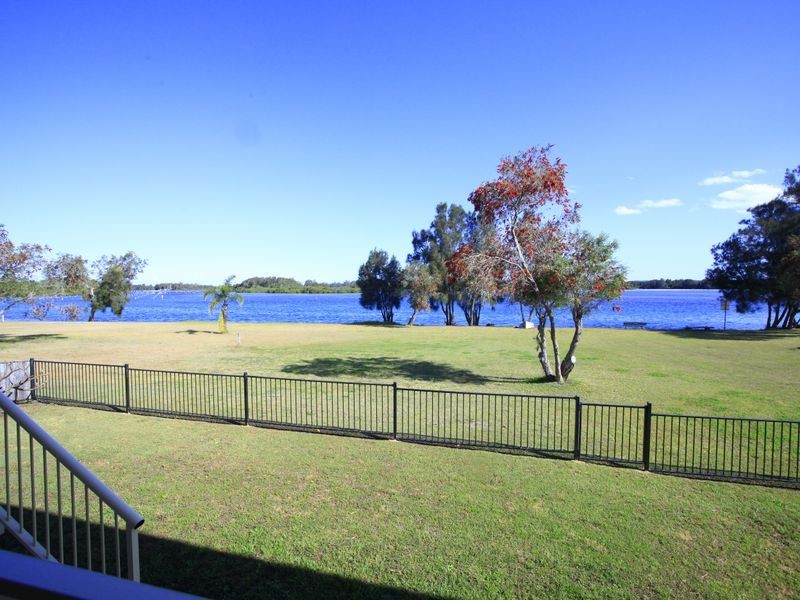 106 Taree Street, Tuncurry NSW 2428