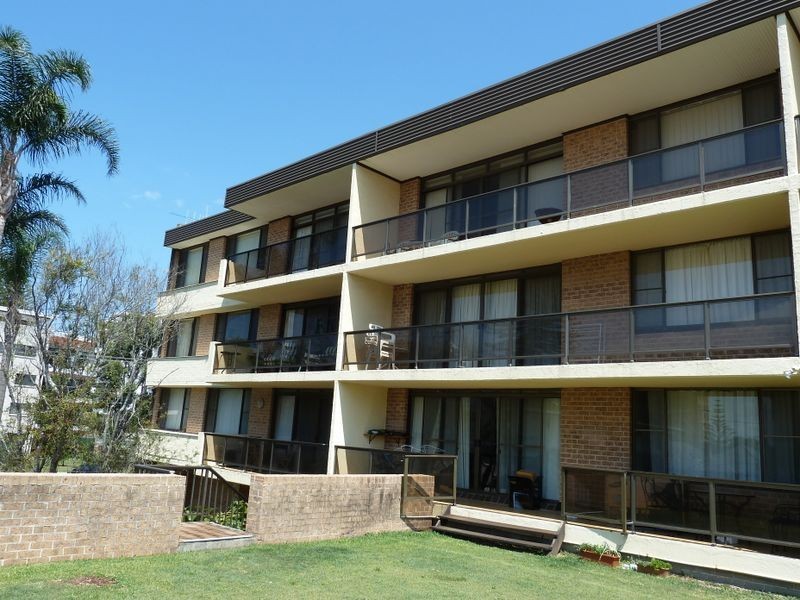 10/15 Wallis Street ‘Sundek’, Forster NSW 2428
