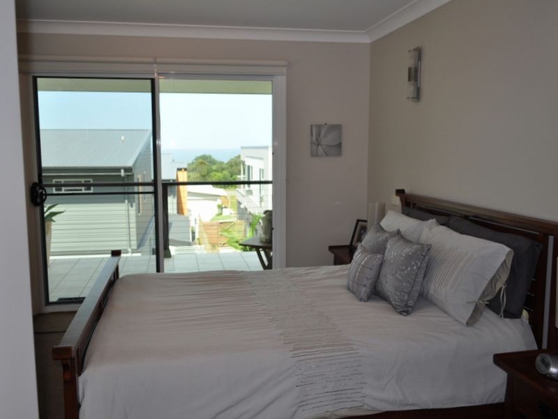 20 Emerald Drive, Diamond Beach NSW 2430