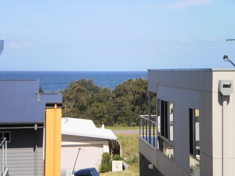 20 Emerald Drive, Diamond Beach NSW 2430