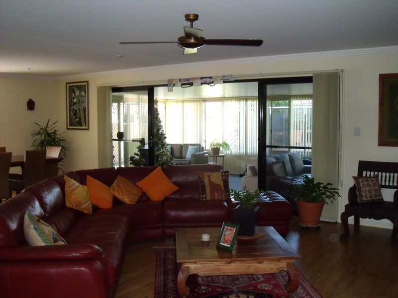 4 Meers Drive, Hallidays Point NSW 2430