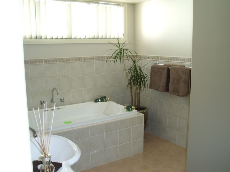 4 Meers Drive, Hallidays Point NSW 2430