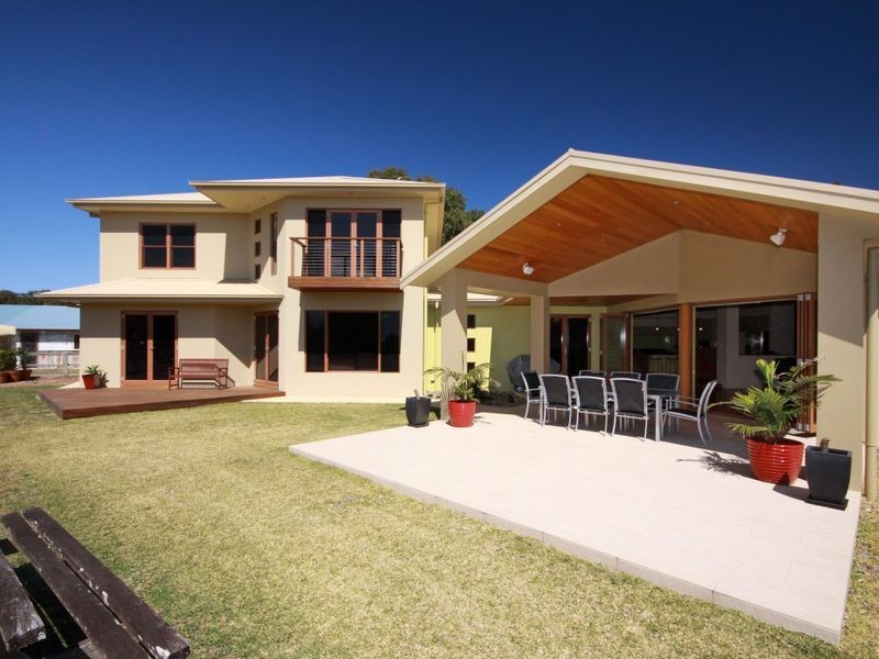 15 Fleeting Place, Tuncurry NSW 2428