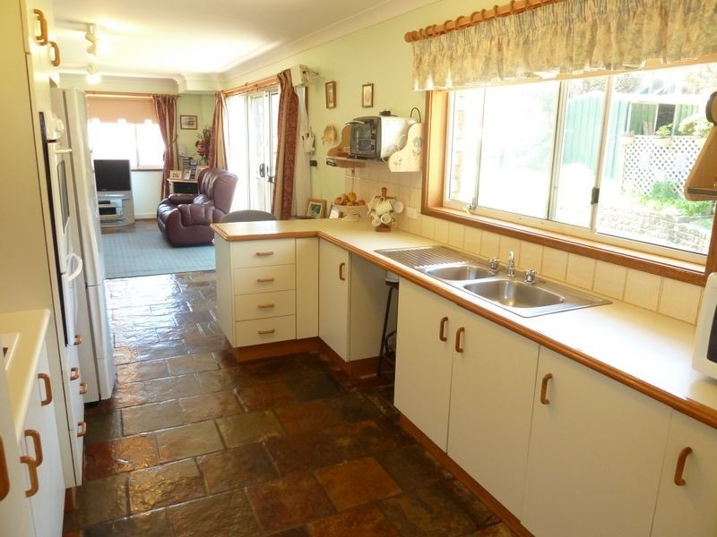 36 Lakeview Crescent, Forster NSW 2428