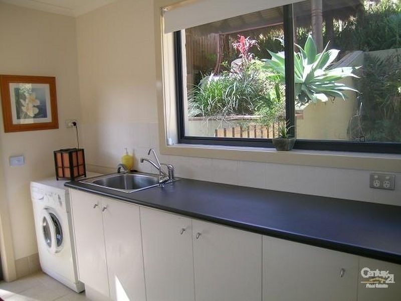 2/3 Michele Crescent, Forster NSW 2428