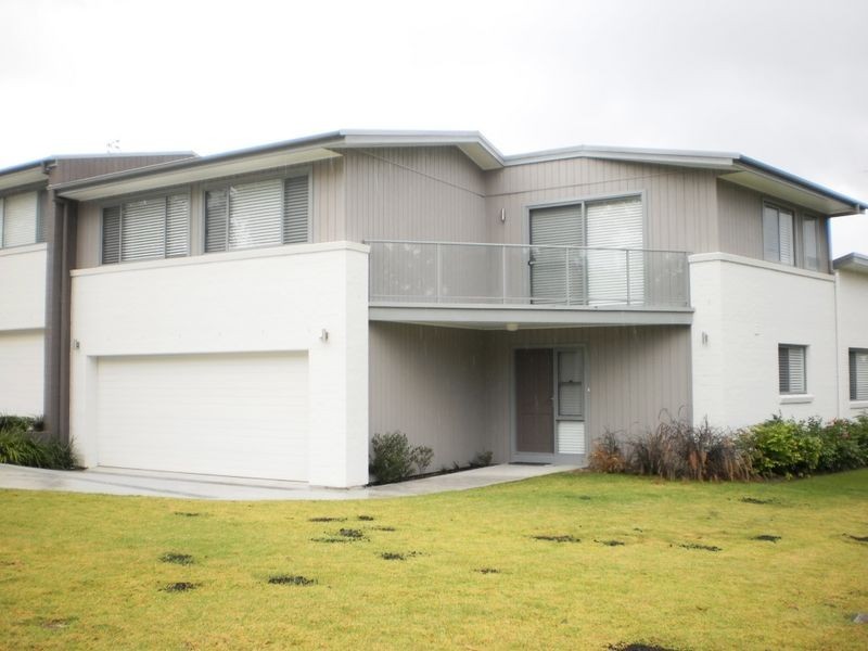 Villa 2 Cnr Saltwater & Diamond Drive, Diamond Beach NSW 2430