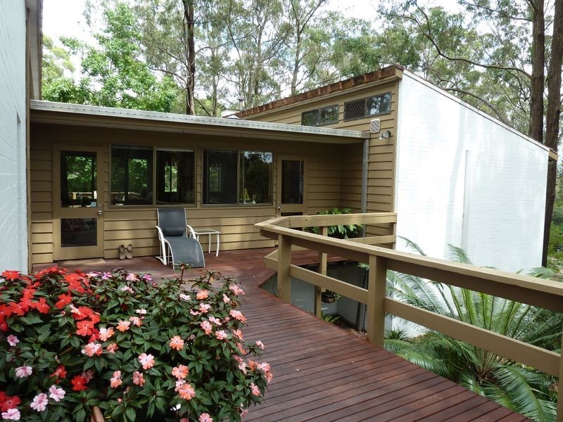 6 Woodlands Drive, Hallidays Point NSW 2430