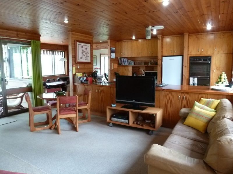 6 Woodlands Drive, Hallidays Point NSW 2430