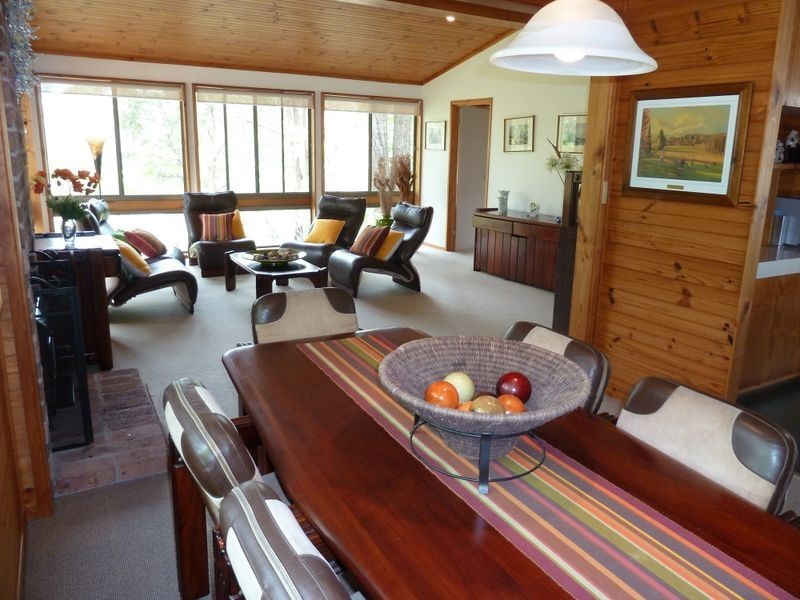 6 Woodlands Drive, Hallidays Point NSW 2430