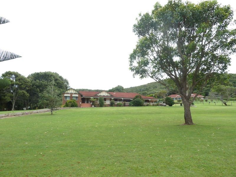 225 Cape Hawke Drive, Forster NSW 2428