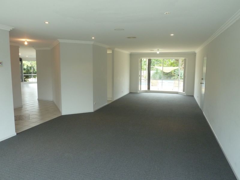 8 Fleeting Place, Tuncurry NSW 2428