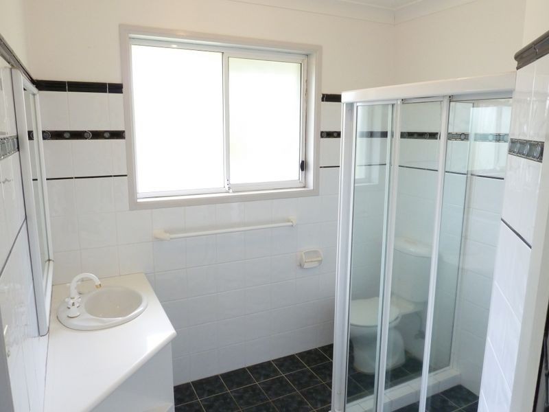 8 Fleeting Place, Tuncurry NSW 2428