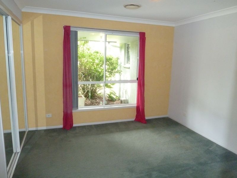 8 Fleeting Place, Tuncurry NSW 2428