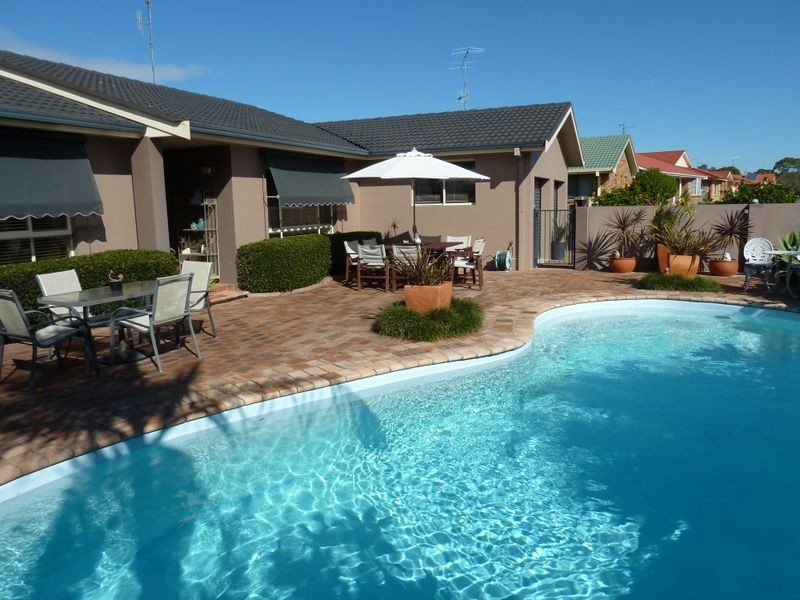 8 Palmway Crescent, Tuncurry NSW 2428